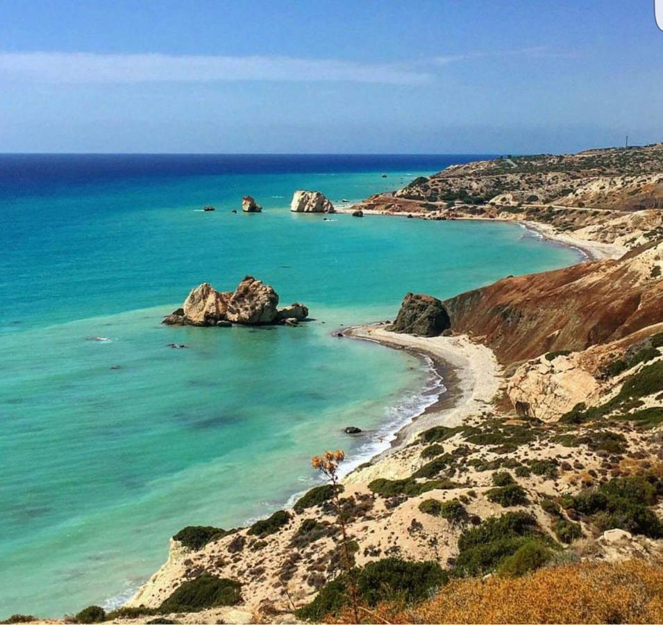 First Floor 2 Bedroom Apartment, Large Balcony, Amazing Sea Views, Communal Pool Peyia Exterior foto